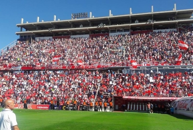 Unión recibe a Patronato, con Marini en la platea