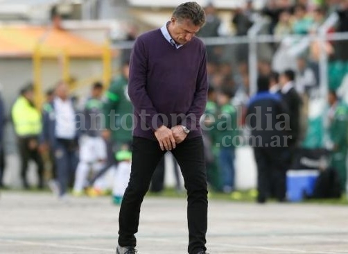 Bauza, con un pie y medio afuera de la selección