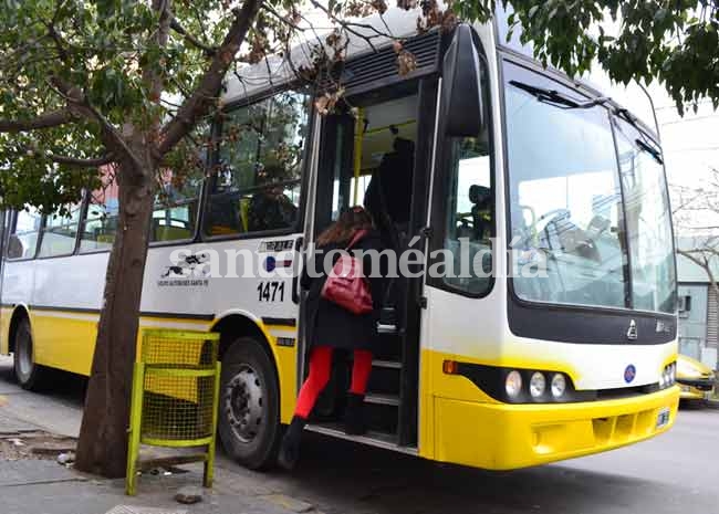 Una nueva línea de colectivos comienza a operar en Santa Fe.