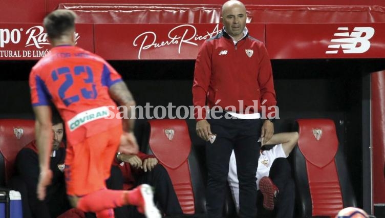 Sevilla ganó pero los hinchas silbaron a Sampaoli