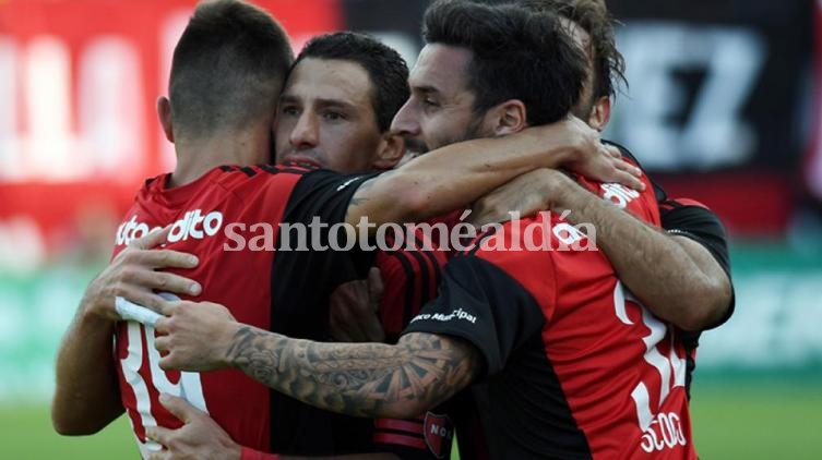 Newell's se trepó a la punta en Parque Patricios