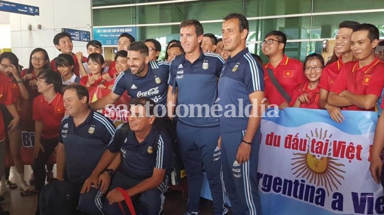 El Sub 20 llegó a Vietnam para la gira previa al Mundial. (Foto: TyC Sports)