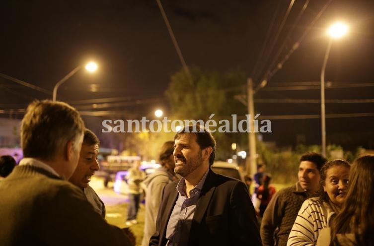 Inauguraron la nueva iluminación en Nueva Pompeya. (Foto: Municipalidad de Santa Fe)