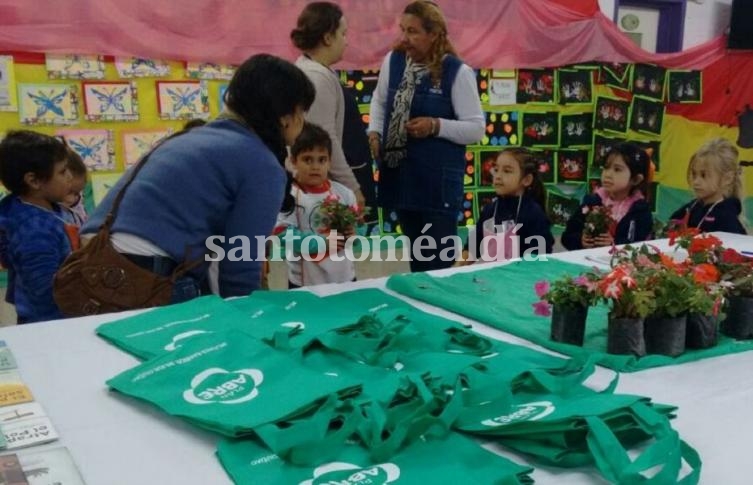 Alumnos del Jardín Municipal contribuyen al cambio ecológico