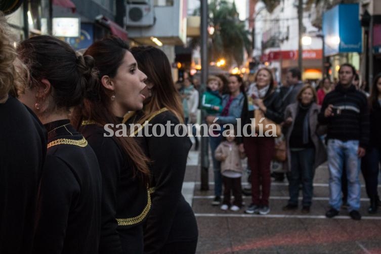 El Festival de Otoño colma de arte los espacios públicos santafesinos. (Foto: Municipalidad de Santa Fe)