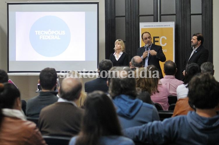 Santa Fe: Corral presentó la llegada de Tecnópolis