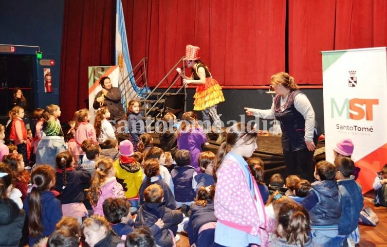 Más de 2000 niños disfrutaron del Festival “Santoto Títeres”