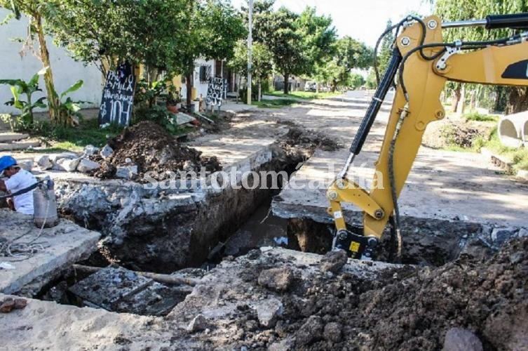 Santa Fe: Corral recorre la obra del desagüe Espora