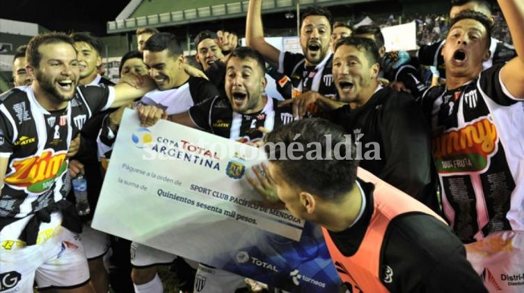 Copa Argentina: Pacífico, del Federal B, eliminó a Estudiantes