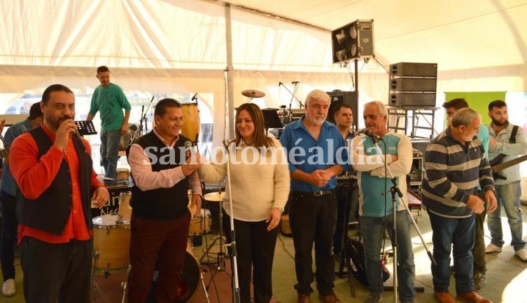 El presidente comunal participó de la fiesta. (Foto: Comuna de Sauce Viejo)