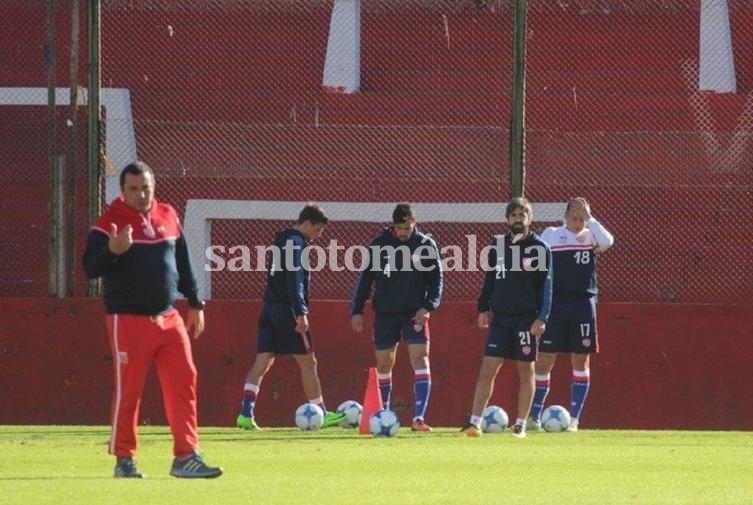 Unión tendría un cambio para visitar a Huracán