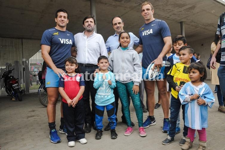 Los Pumas e Inglaterra visitaron el Jardín Municipal de Barranquitas Sur