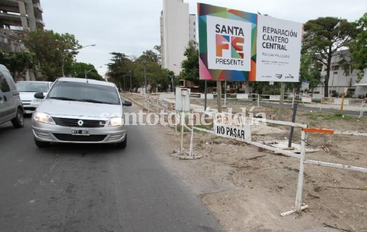 Santa Fe: Reclaman que concluya la obra en el socavón de Bulevar y Urquiza