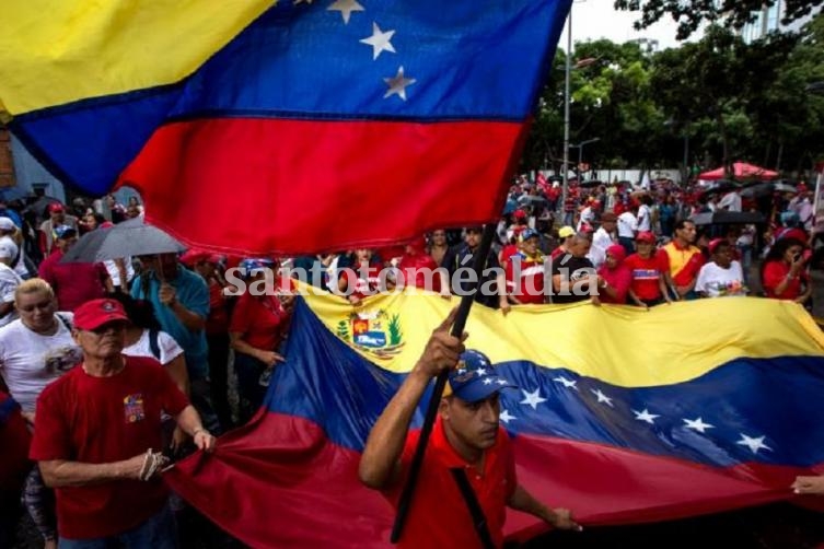 Venezuela: La consulta popular moviliza al chavismo y a la oposición