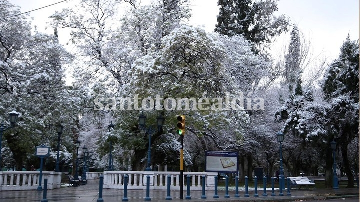 Mendoza amaneció con nieve: una postal que no ocurría desde 2013