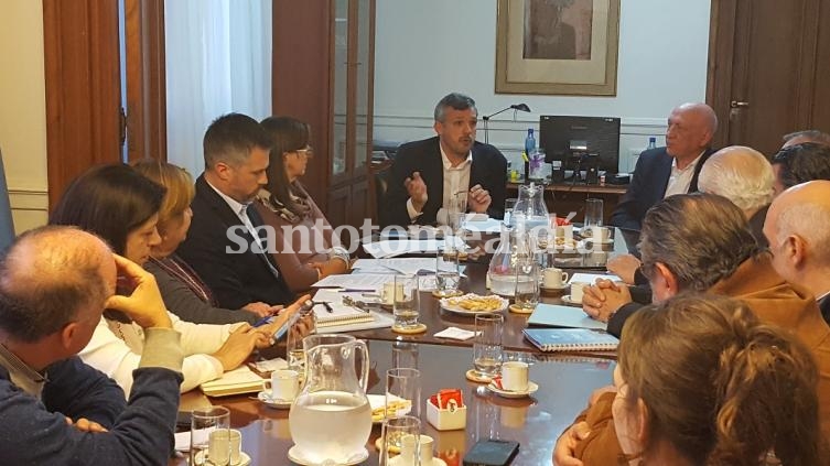 Diputados recibieron al presidente del Ente Administrador del Puerto de Santa Fe. (Foto: Prensa Busatto)