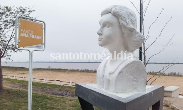 Santa Fe: El Municipio restauró la escultura de Ana Frank