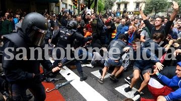 Referéndum en Cataluña: sigue la votación en medio de la violencia: hay más de 300 heridos