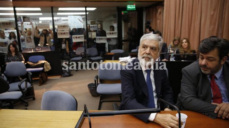 Julio De Vido afronta la segunda audiencia en el juicio por la tragedia de Once. (Foto: LA NACION)