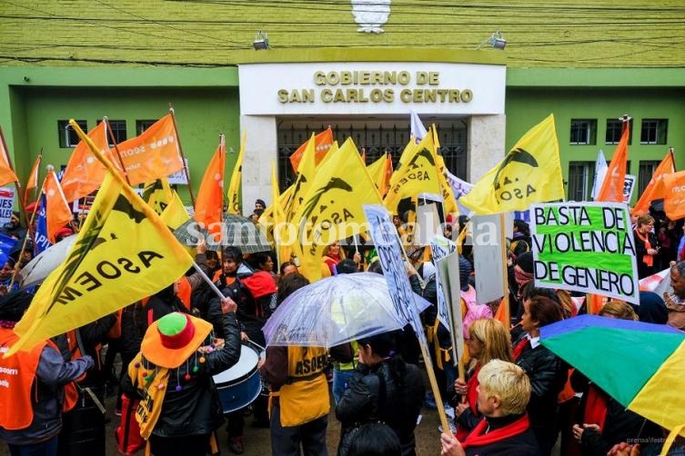 Histórica marcha de mujeres en San Carlos