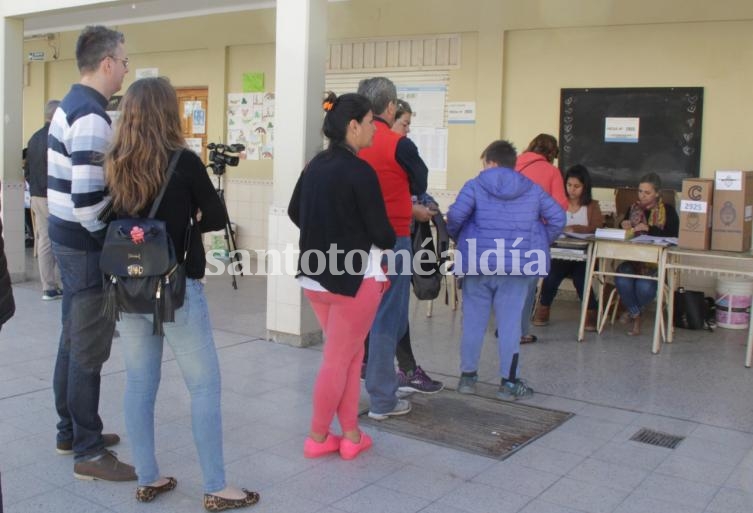 A dos horas del cierre, había votado el 62 % del padrón nacional