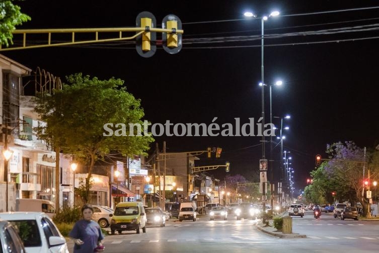 Santa Fe suma tecnología Led al alumbrado público