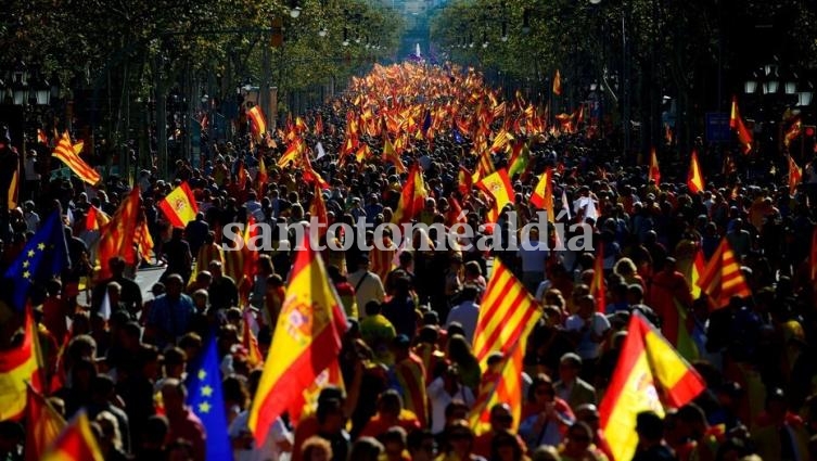 España: multitudinaria marcha a favor de la unidad