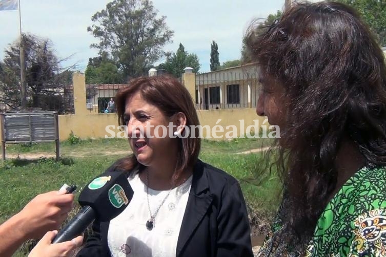 En barrio Los Hornos, Qüesta recorrió la obra de mejorado pétreo sobre calle San Martín