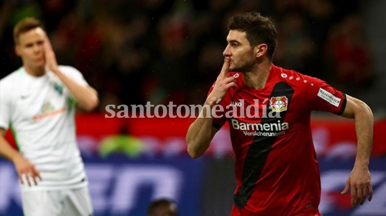 Alario comandó la victoria de Bayer Leverkusen
