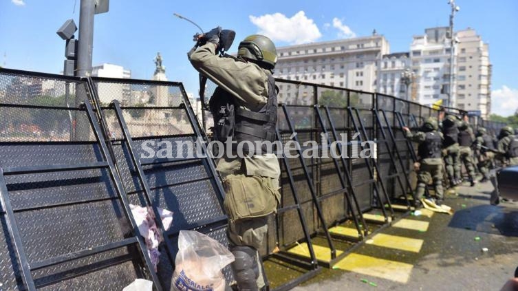 Gases y balas de goma, antes y después de la frustrada sesión