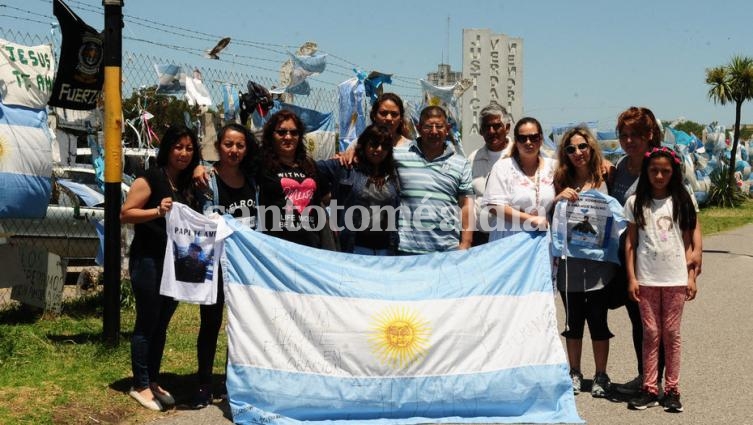 Vamos a quedarnos en Mar del Plata hasta que nos traigan el submarino