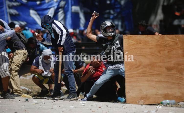 Reforma previsional: 88 policías resultaron heridos y 60 manifestantes quedaron detenidos