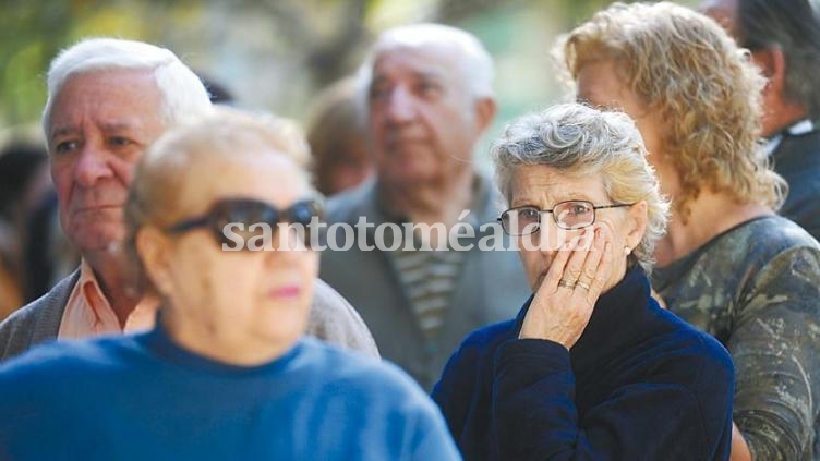 Se firmó el decreto por el bono para jubilados