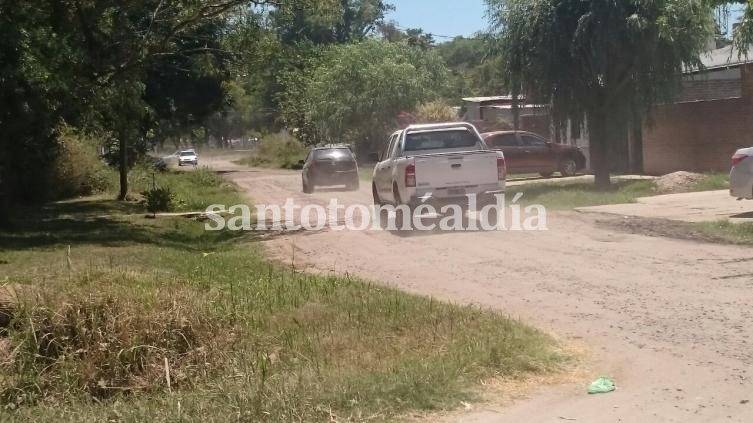 Vecinos de Adelina Este reclaman mejoras en las calles del barrio