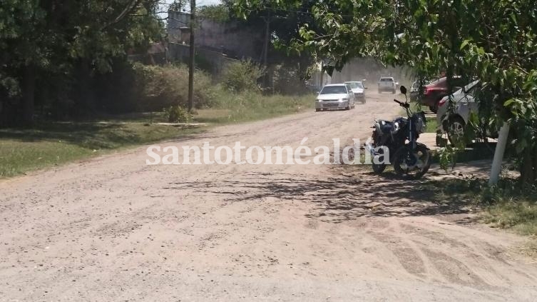 Vecinos piden mejoras en las calles de tierra aledañas a Candioti.