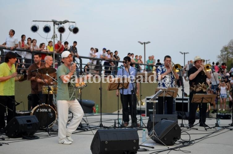 Con la actuación de la Sonora D'irse, llega un domingo a pura salsa en el balneario municipal