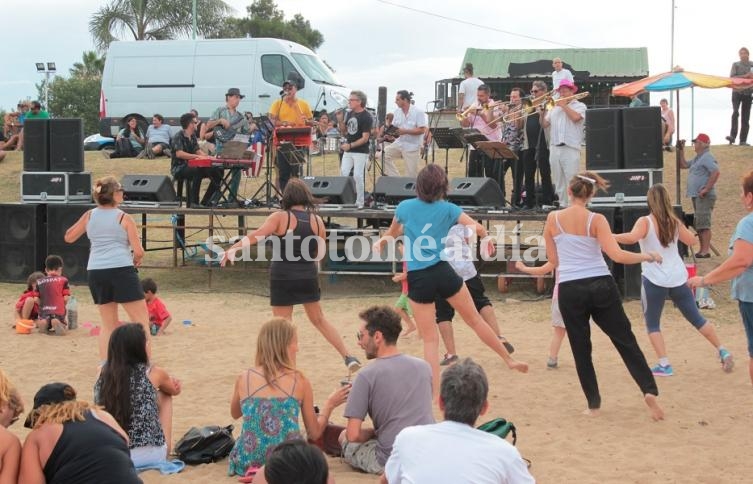 La Sonora D'Irse le puso salsa a la tarde de domingo