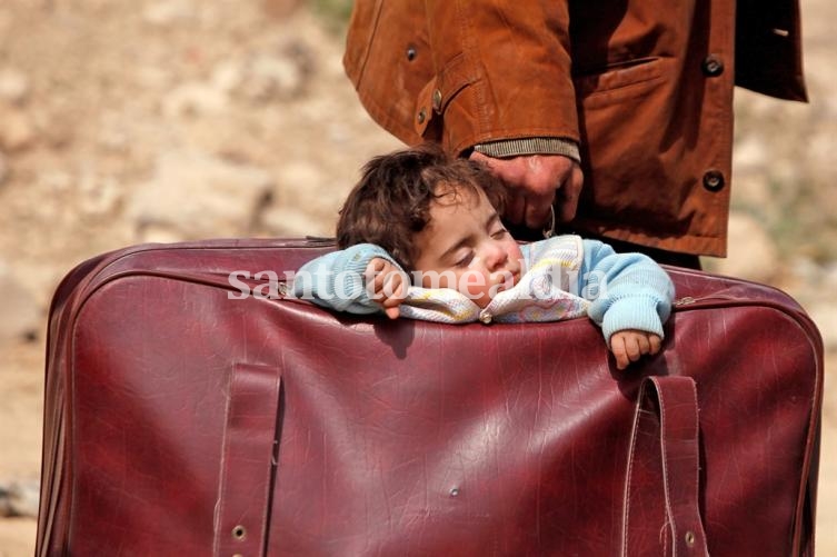 Con una masiva evacuación, la guerra siria entra en su octavo año