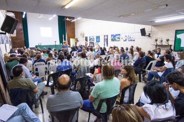 Los docentes responderán este viernes a la oferta del gobierno