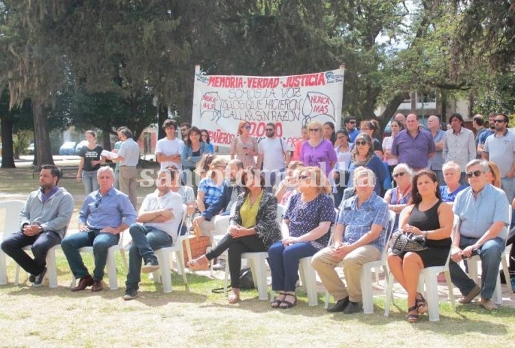 Día de la Memoria: Qüesta encabezó el acto oficial en la Plaza Libertad