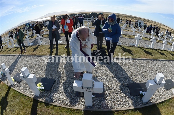 Malvinas: Macri recibirá el lunes a los familiares de los caídos