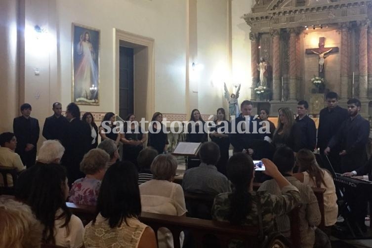 La Agrupación Coral Municipal brindó un Concierto de Pascuas