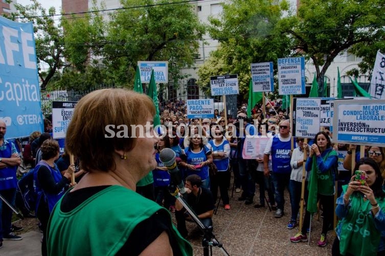 Jornada de paro para docentes, estatales y profesionales de la salud