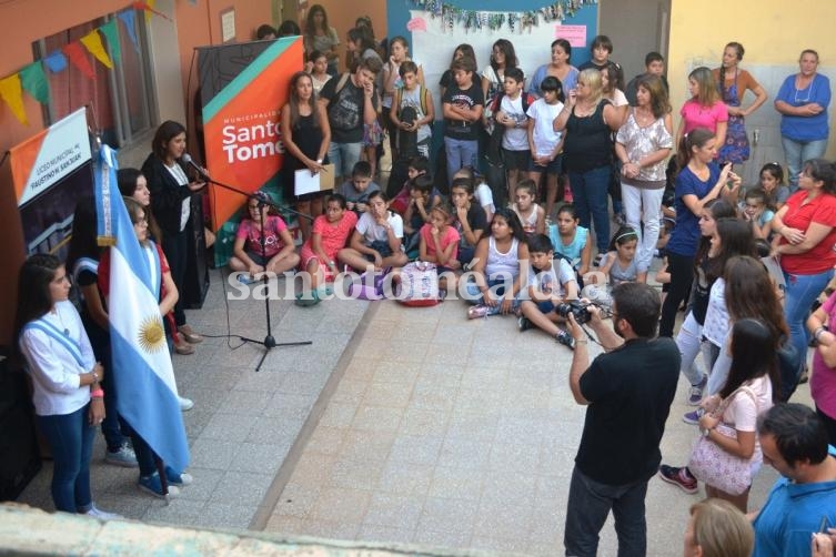 Daniela Qüesta encabezó la apertura del ciclo lectivo 2018 del Liceo Municipal.