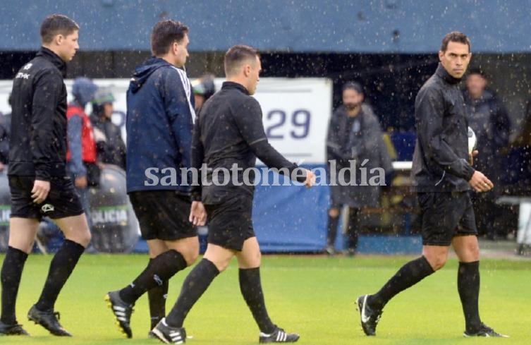 Gimnasia-Boca, suspendido por lluvia