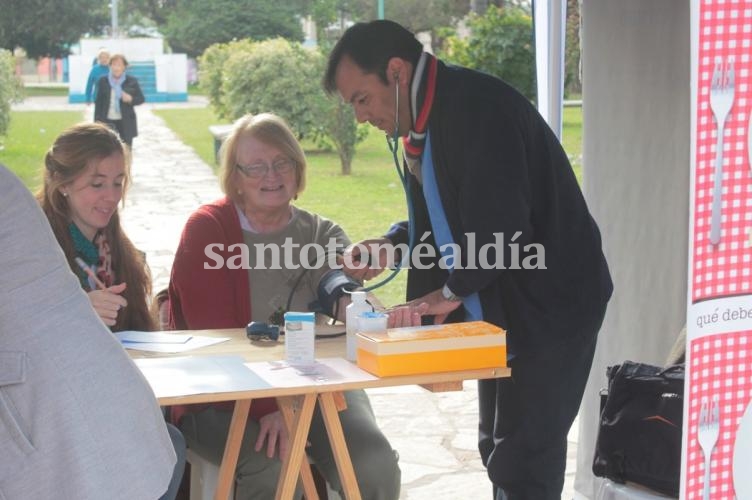 Día de la Hipertensión: el Municipio se suma con controles y charlas en la Plaza Libertad