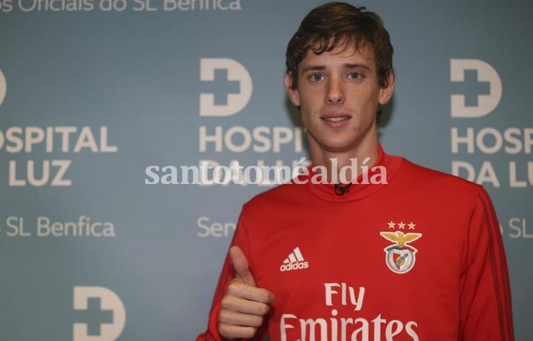 Conti pasó la revisión médica y es jugador de Benfica