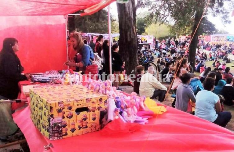 La Feria de Artesanos del Río renovó sus stands