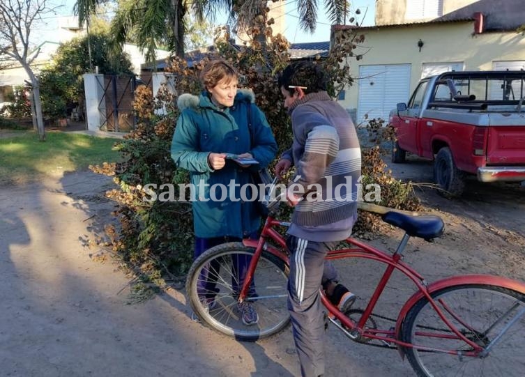 Alí y Mity Reutemann recorrieron el barrio General Paz.