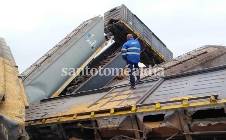 Impactante descarrilamiento de un tren entre Coronda y Arocena.